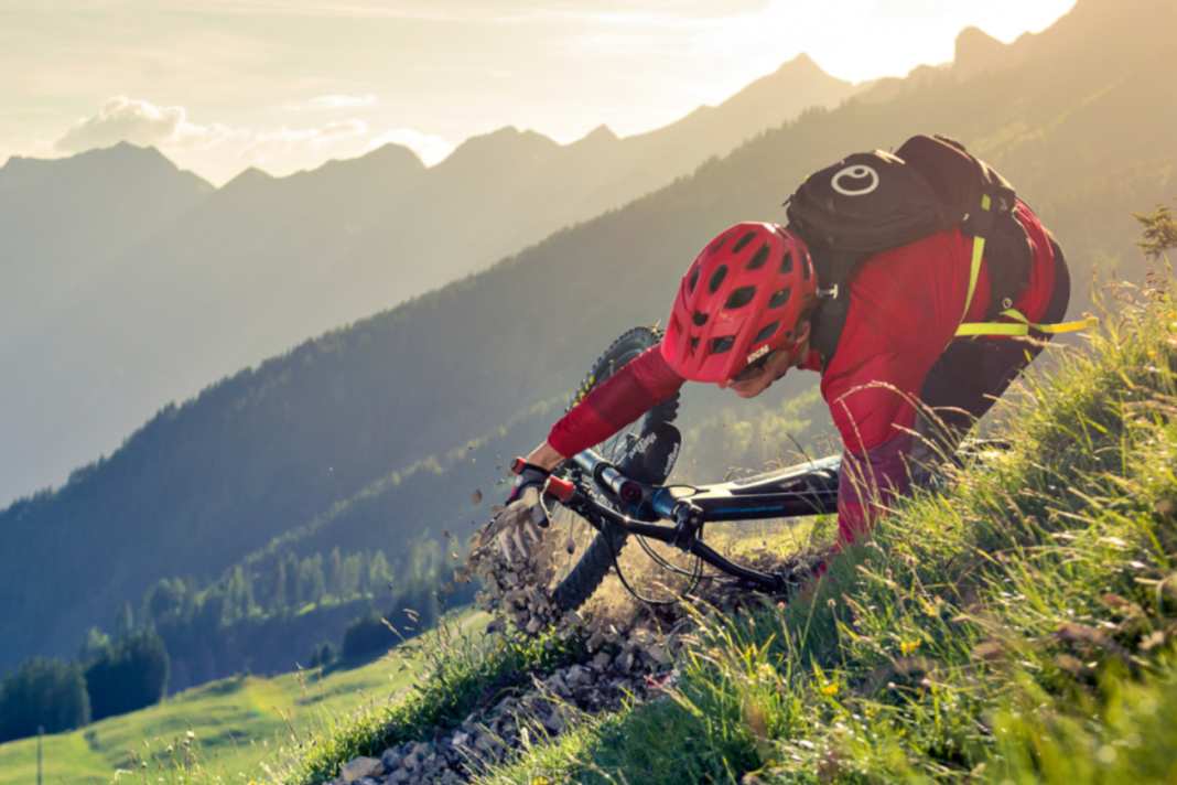 15 MIPS-Helme für Trail und Enduro in Labor- und Praxis