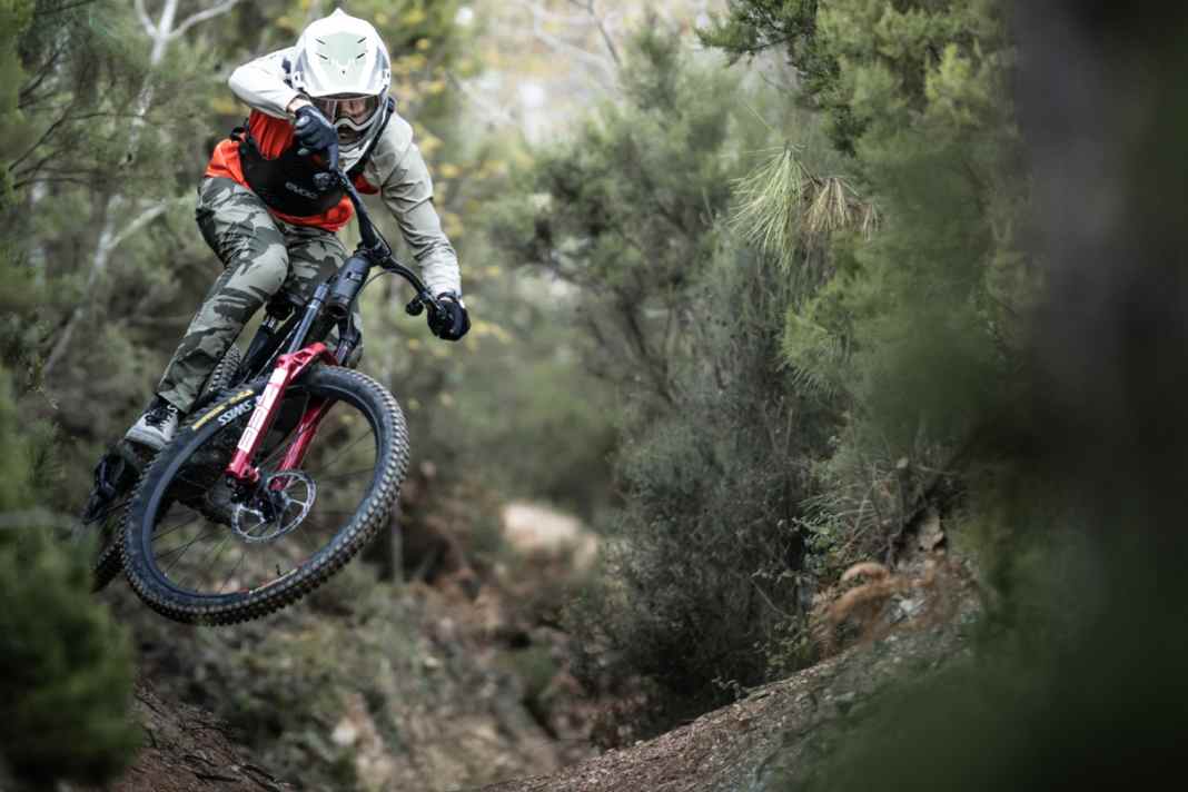 Full throttle bike with all-round qualities
