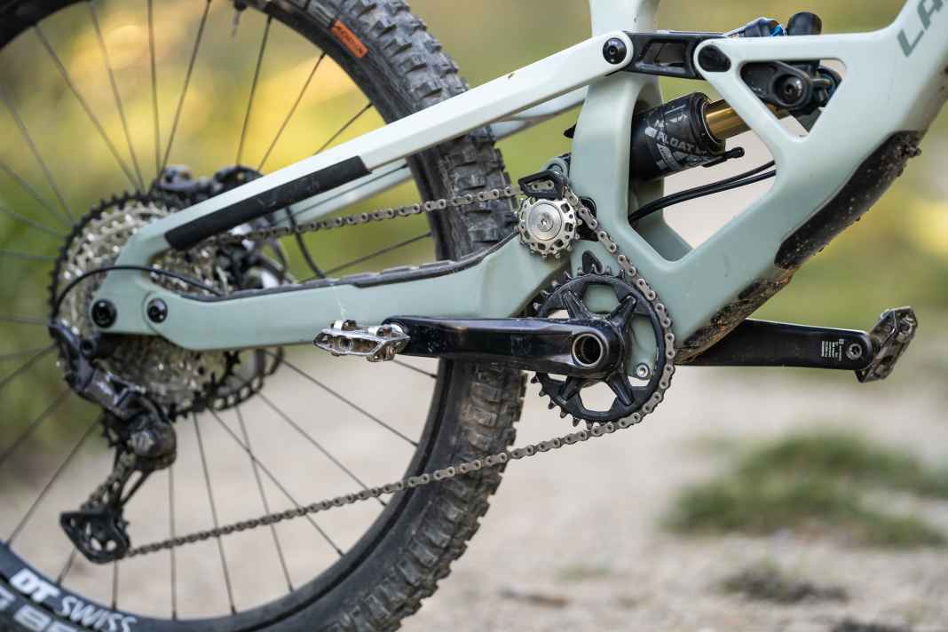 Potenter Abfahrer mit massig Hub