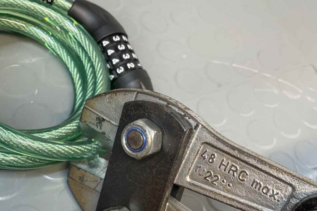 Wie sicher sind die Schlösser von Aldi vor dem Bolzenschneider?