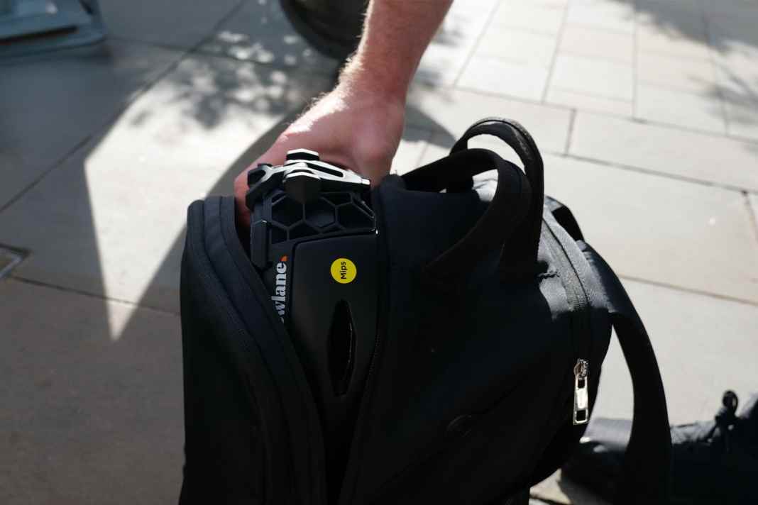 Erster faltbarer Helm von Newlane mit Mips-Sicherheits-Feature