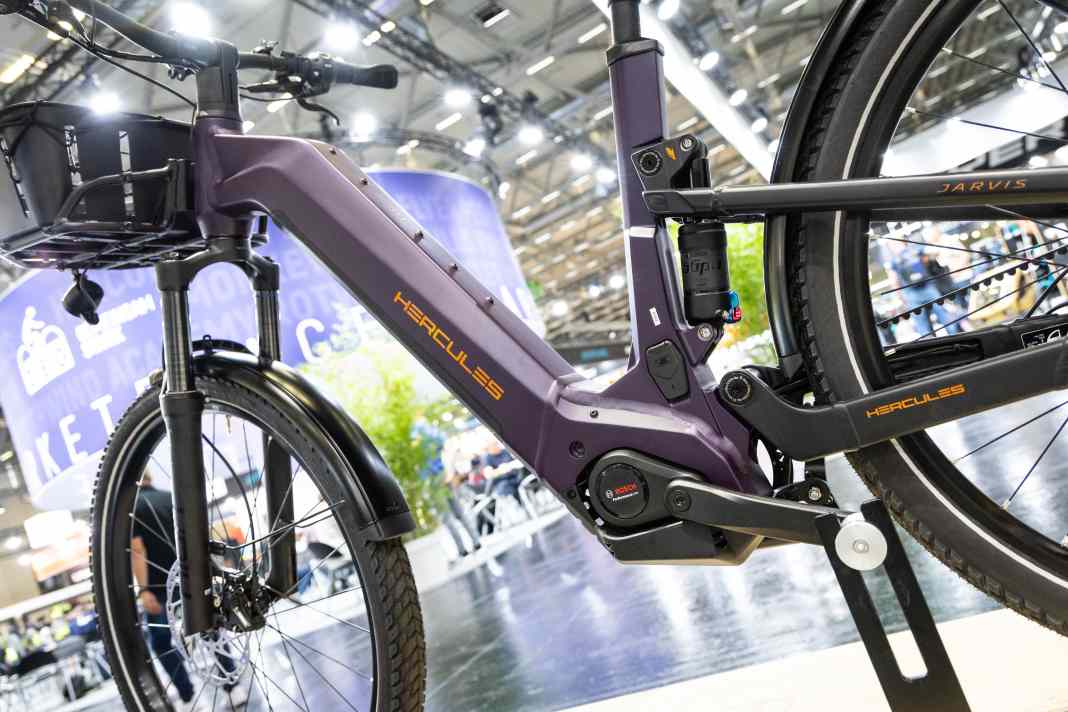 Vollgefedertes E-Bike für den Alltag