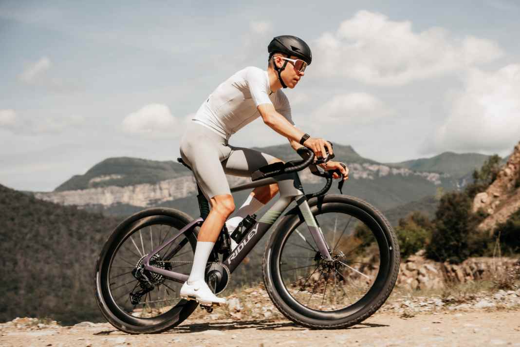 The aero-gravel pioneer goes extra-wide