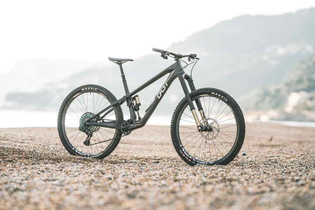 Leichtgewichtiges Enduro Last Tarvo im Test