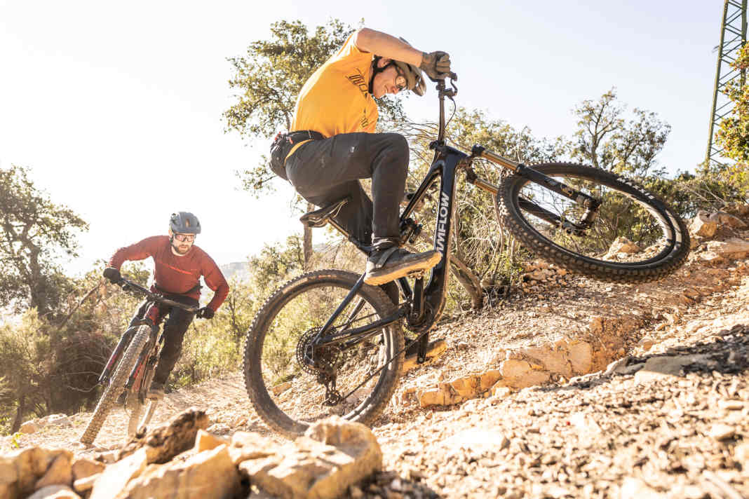 3 Leichte E-Mountainbikes im Test