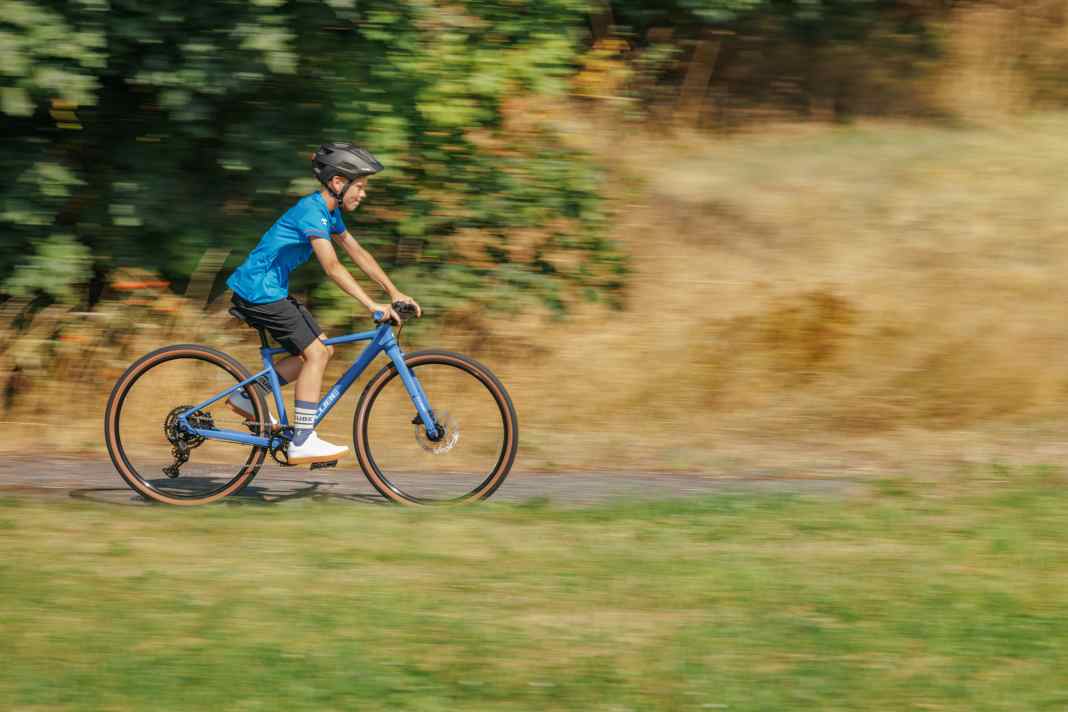 Vélo de gravel sportif pour enfants avec guidon droit