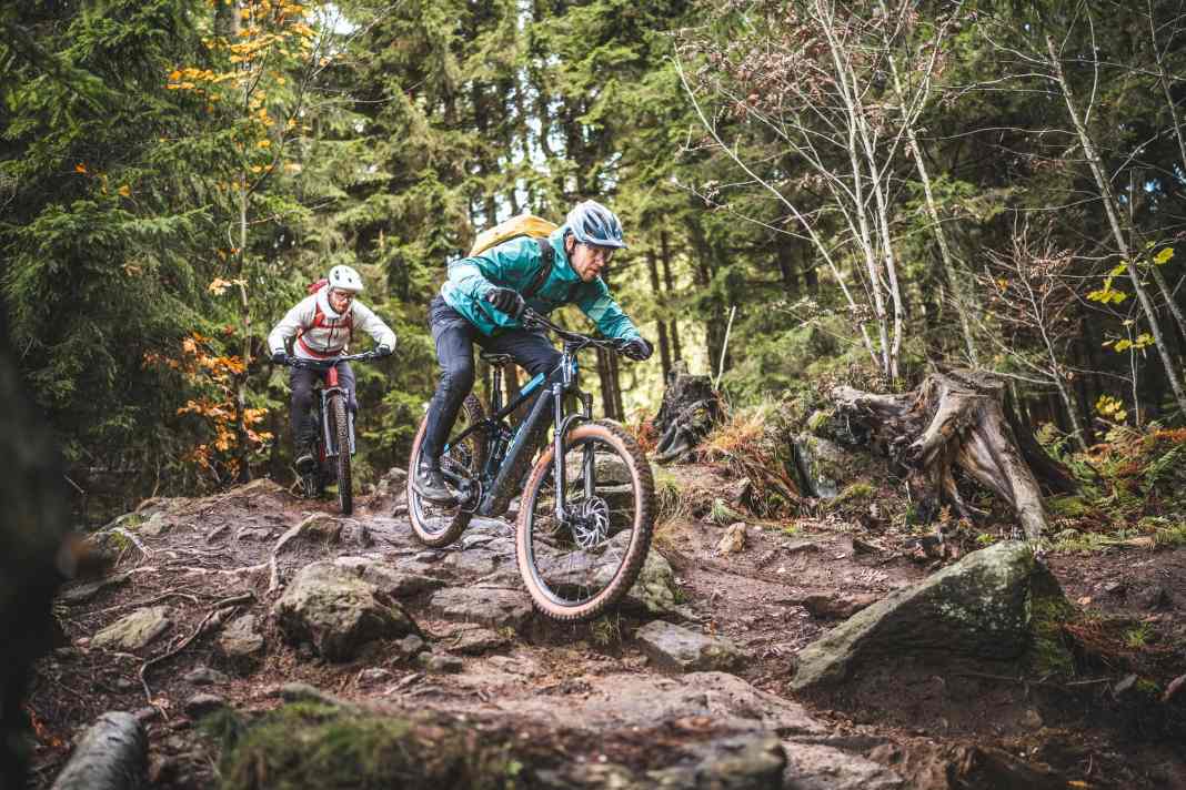 Topseller Cube Stereo Hybrid 140 HPC vs. Canyon Neuron:On CF7