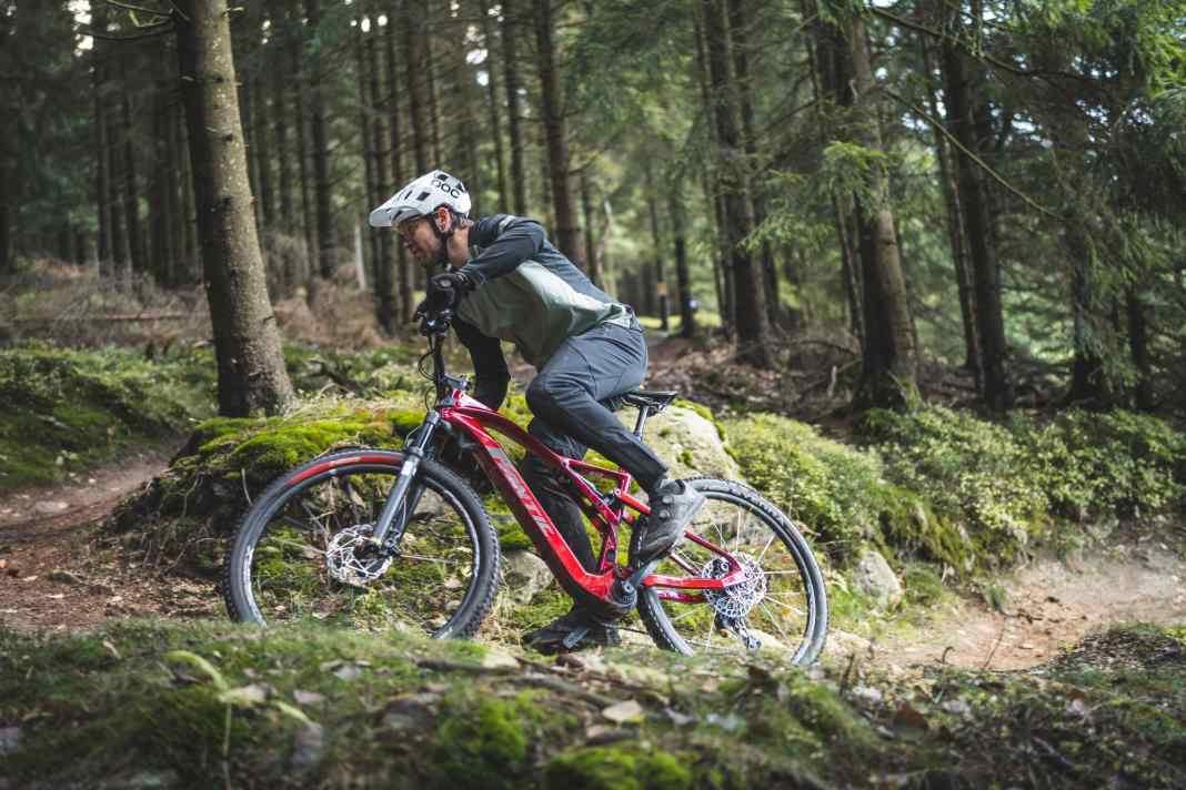 Günstig & leicht – Carbon-E-Fully mit TQ-Motor
