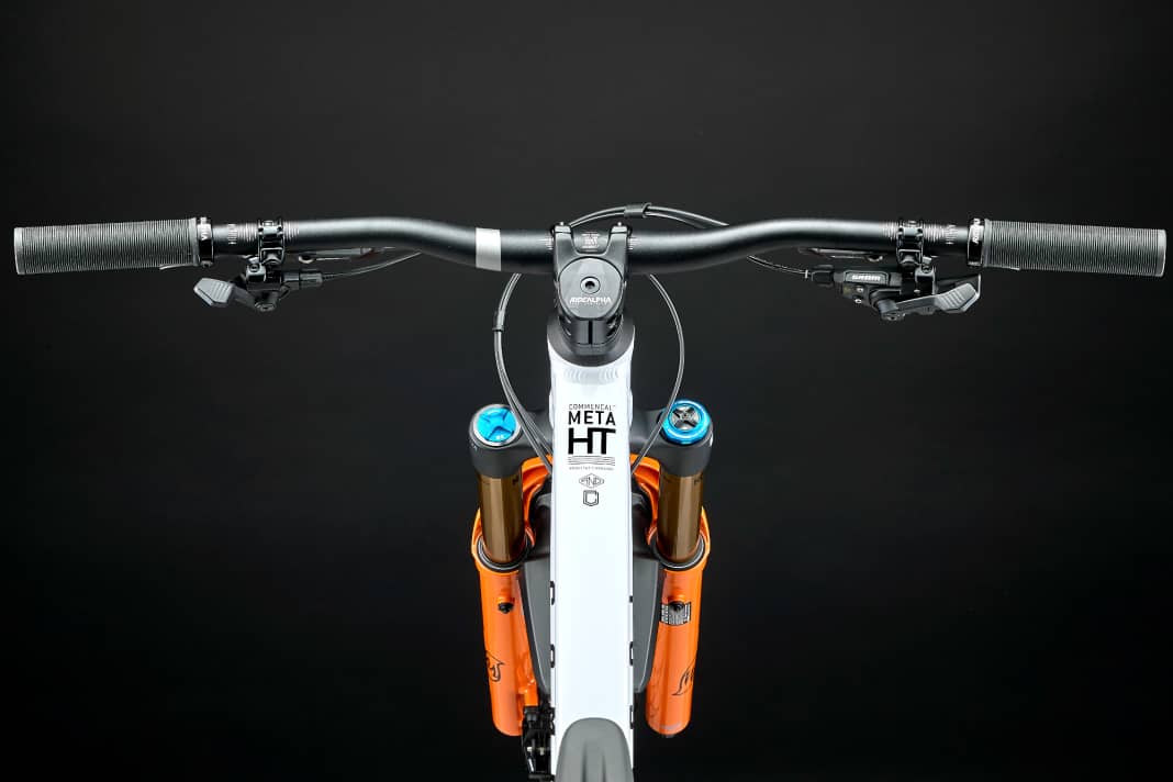 Andorranisches Hardtail mit neuer Abfahrts-Geometrie