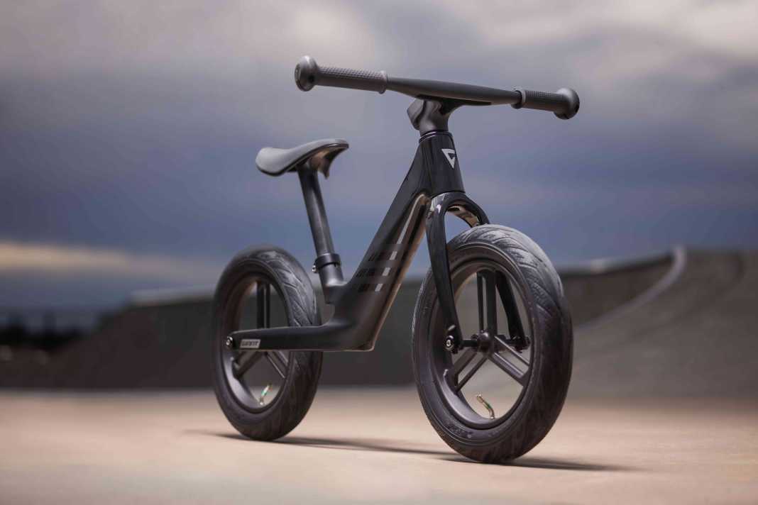 Speedster for fast kids made from recycled carbon fibre
