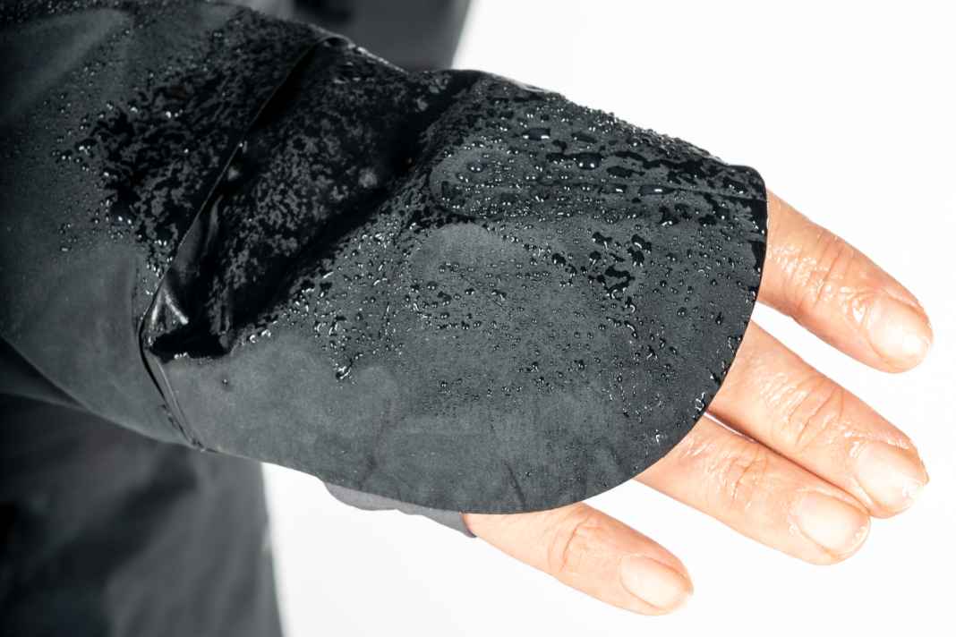 Regenjacke & Regenhose zum Biken bei miesem Wetter