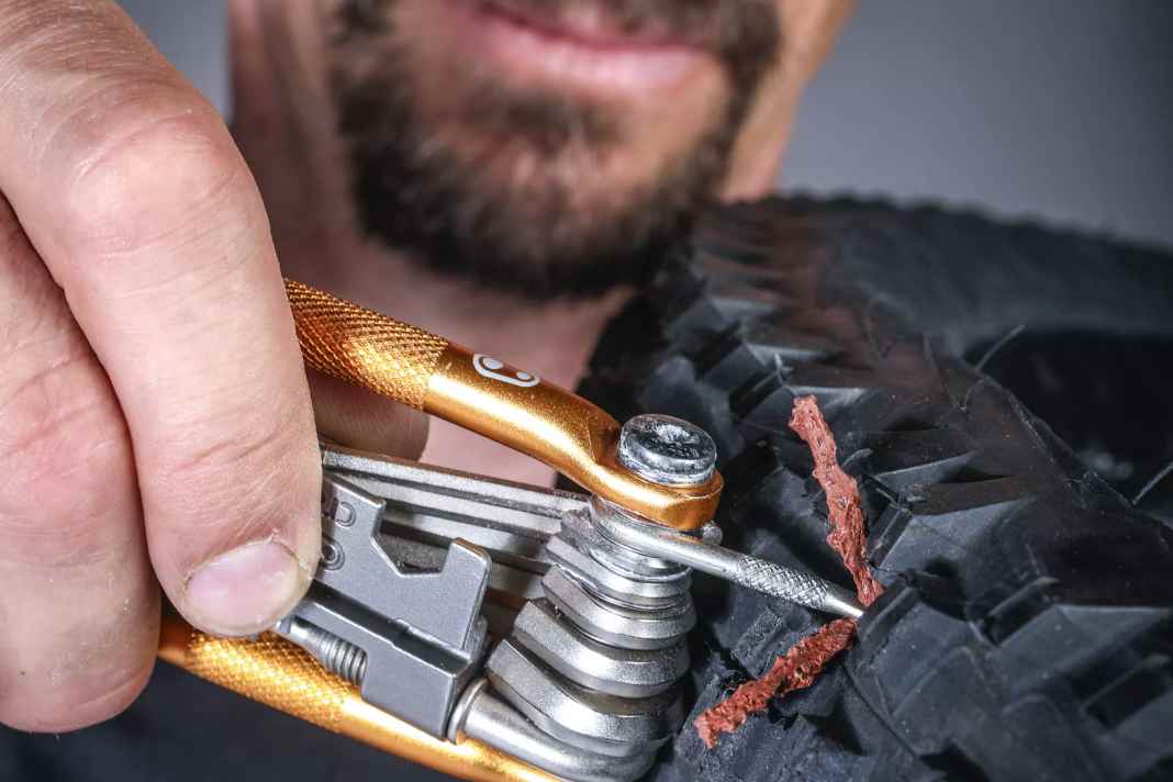 So flicken Sie Tubeless-Reifen in Sekunden