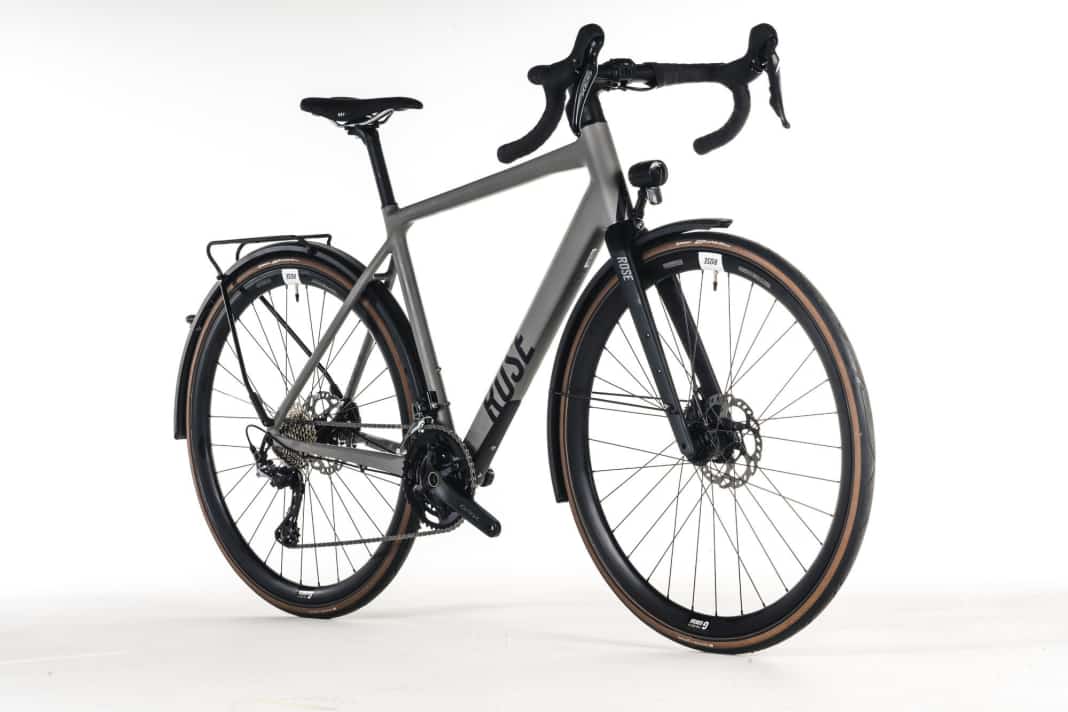 Dieses Gravelbike mit Vollausstattung ist das Geld wert