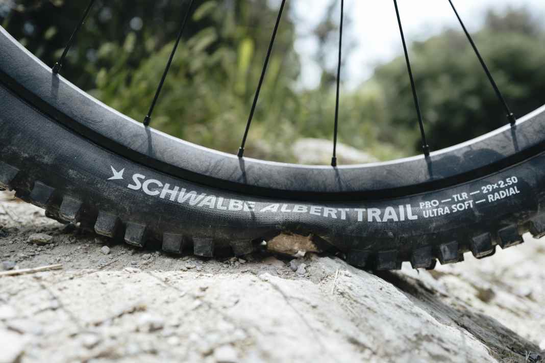 Radial anders - Schwalbe revolutioniert MTB-Reifen durch einzigartigen Aufbau