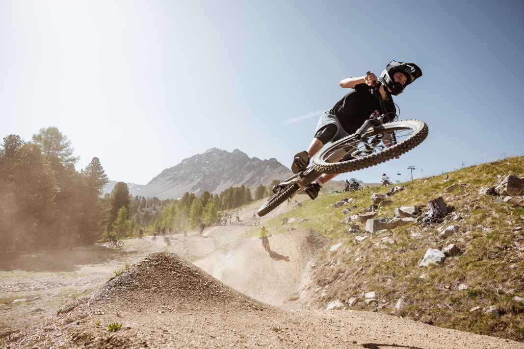 Elias Schwärzler hat den EasyRide-Trailpark in Nauders eröffnet