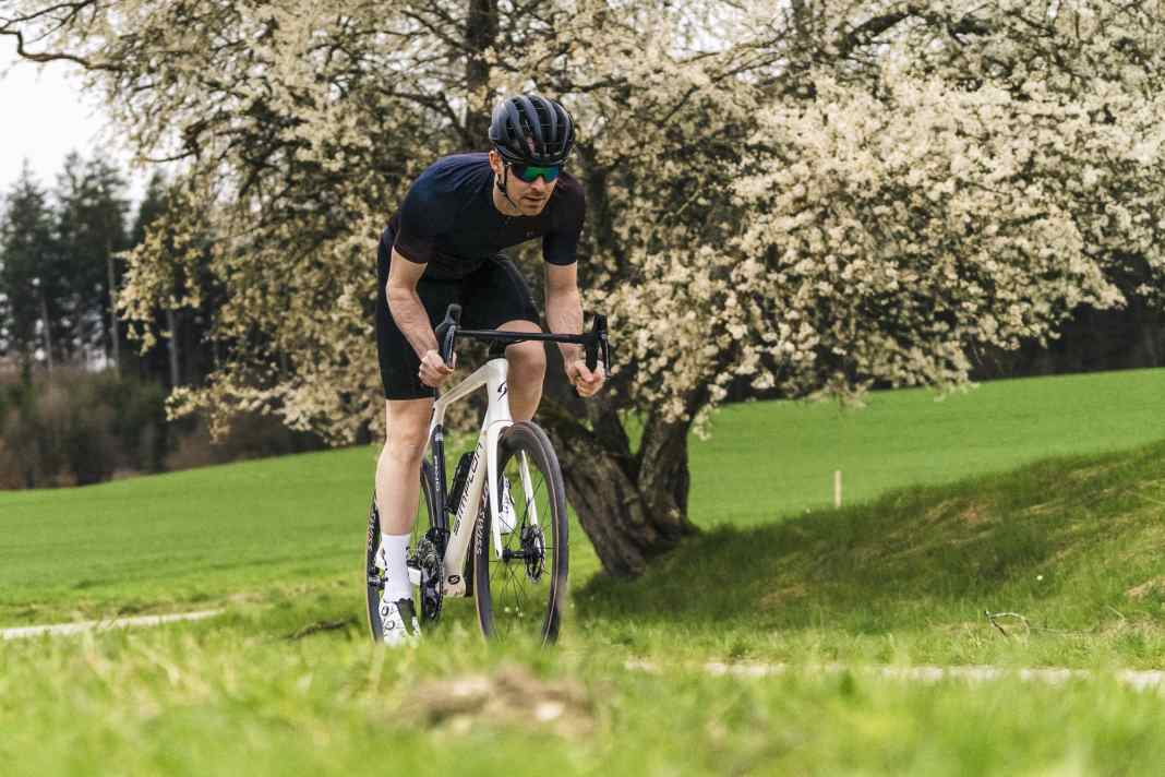 Race-Allrounder mit Carbonrahmen aus Portugal