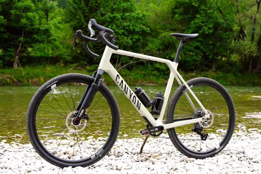 What can the gravel bike with the Rift suspension fork do?