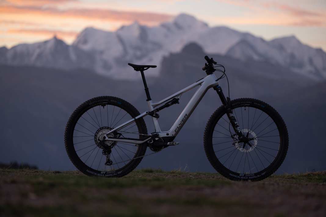 Mayday, mayday! Das sind die ersten neuen MTBs im Mai