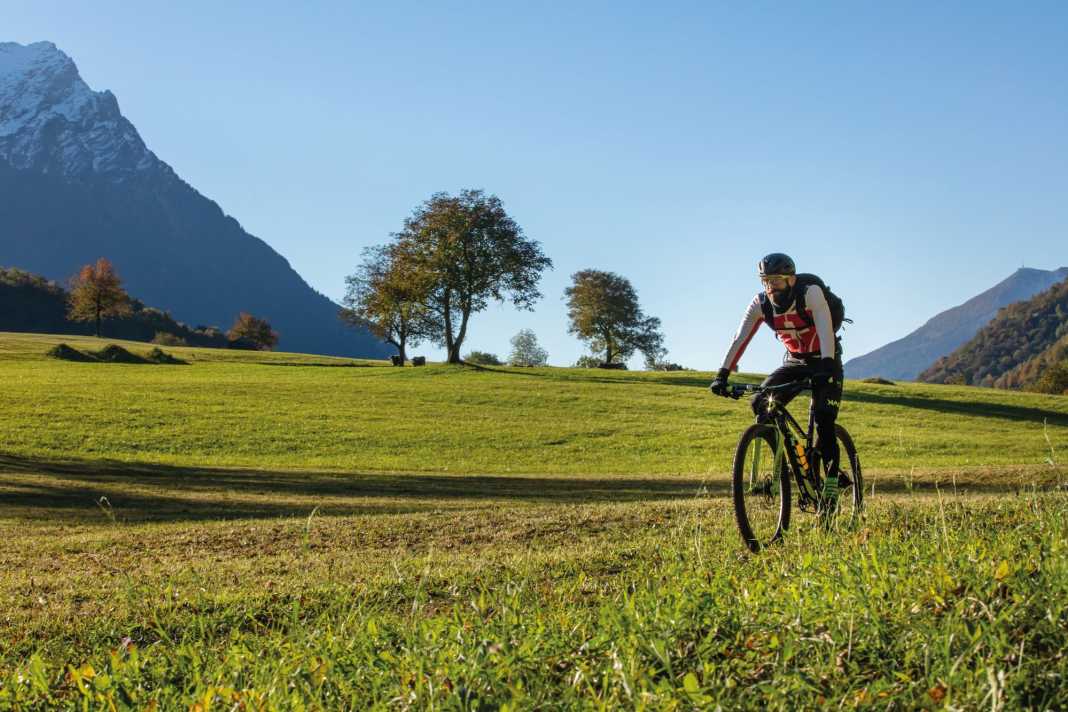 Radeln im sonnigen Tessin in der Schweiz