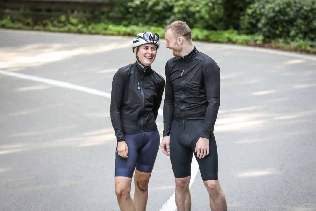 “Die Regenjacke passt sich dem Körper perfekt an”