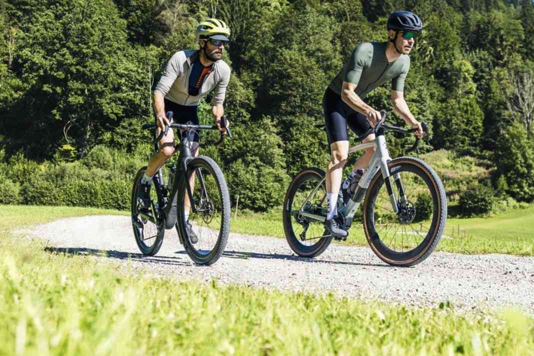 5 E-Gravelbikes im Test