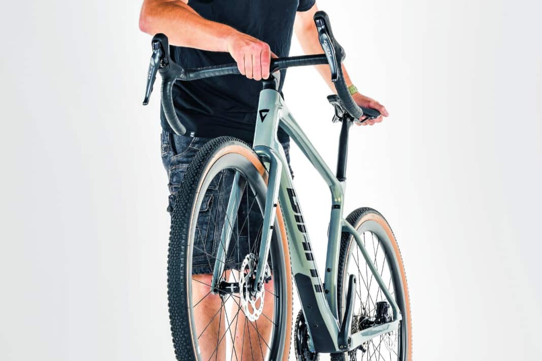 Kontrolle von Rahmen und Leitungen