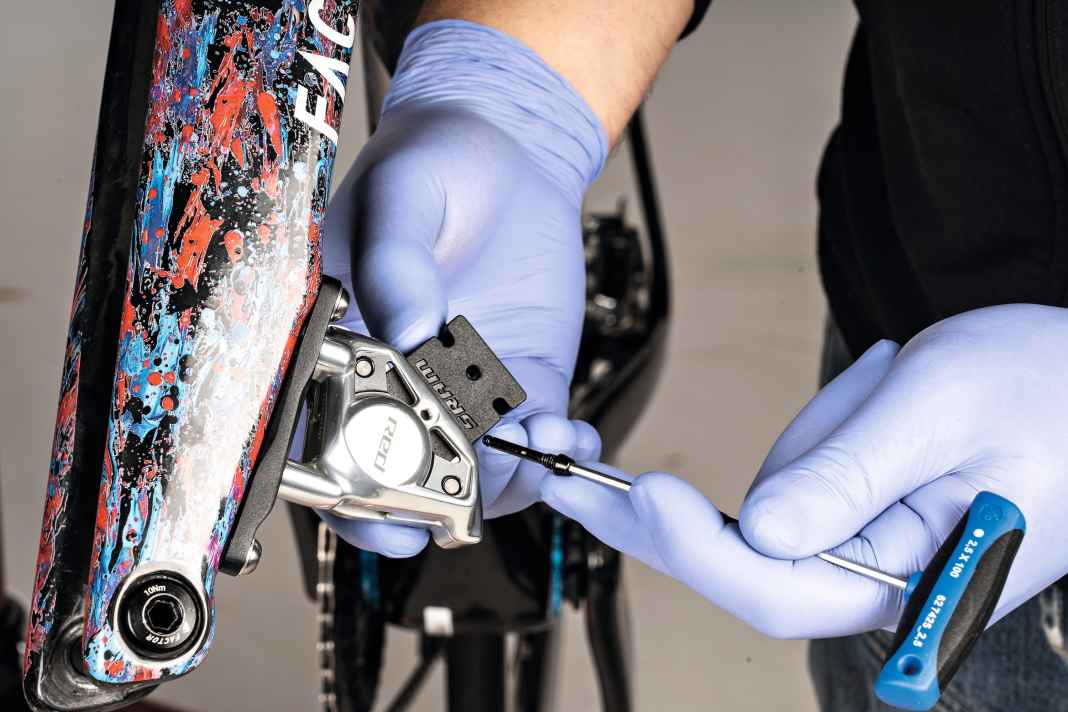 Rennrad-Scheibenbremse befüllen und entlüften - so geht’s