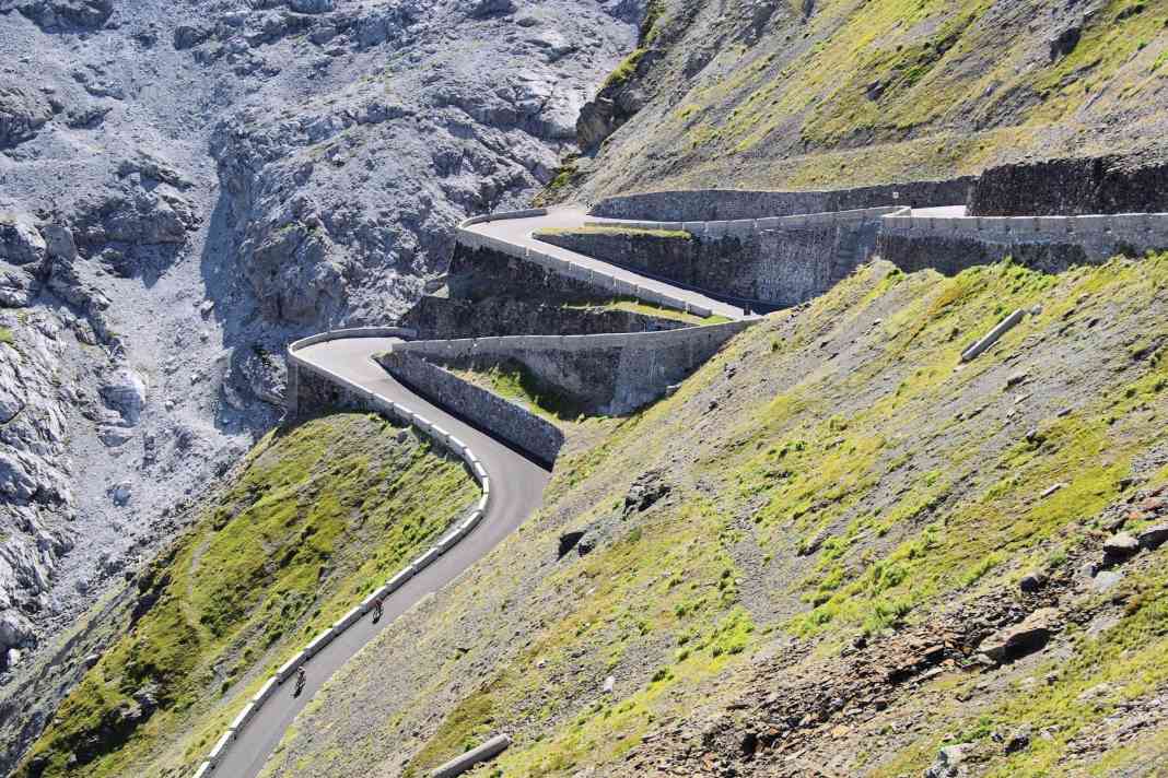 Stelvio Pass – Queen of the hairpin bends