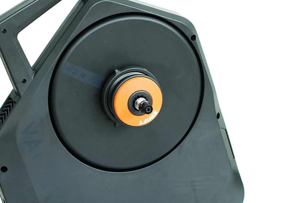 So schlägt sich der Van Rysel Interactive Trainer RCR von Decathlon