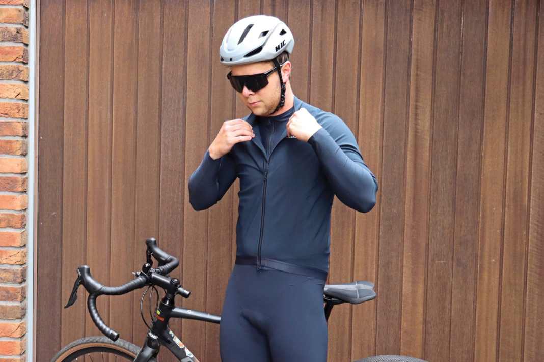 Von Kleidung bis unsichtbarer Ständer