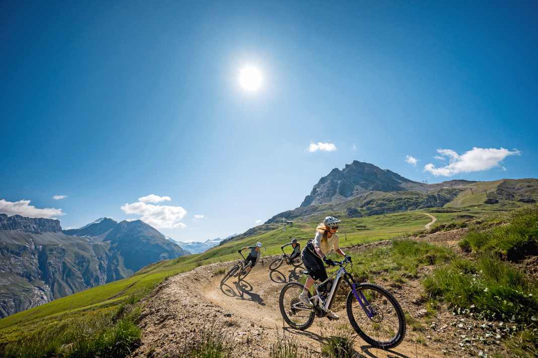 Sunstroke, heatstroke and dehydration – symptoms and first-aid tips