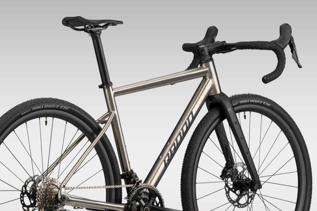 Preiswertes Titan-Gravelbike von Radon