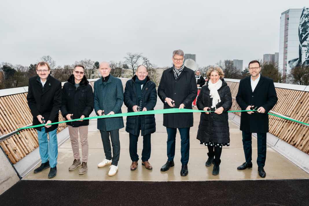 Neue Radbrücke in Mannheim eröffnet