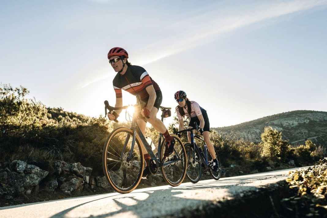Sechs Marathonrenner zwischen 2.100 und 2.500 Euro im Test
