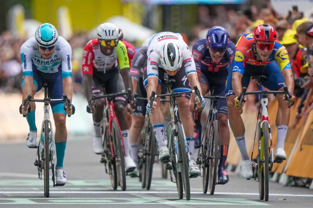 TOUR Tech briefing for Stage 17