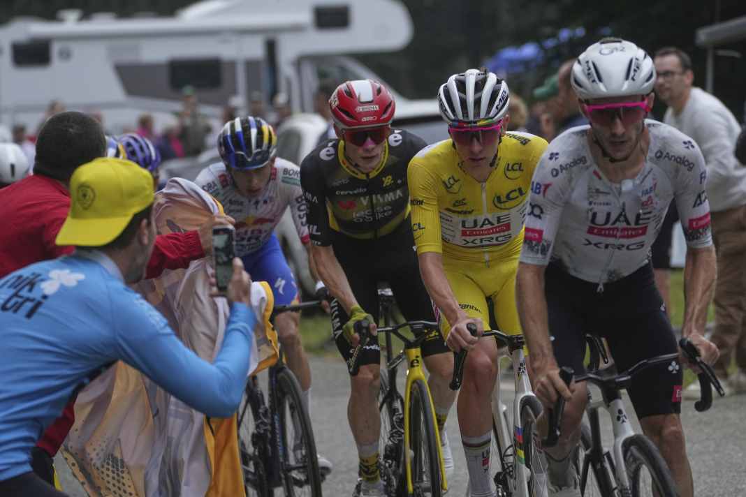 TOUR Tech briefing for Stage 19