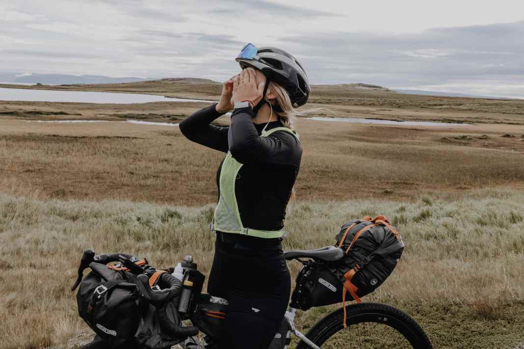 Wiebke Lühman radelt im strömenden Regen 3500 Kilometer zum Nordkap