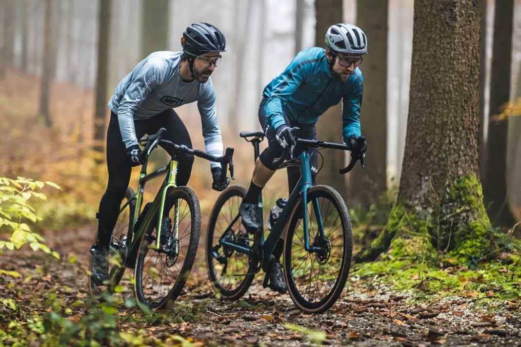 Sieben Race-Gravelbikes im Test