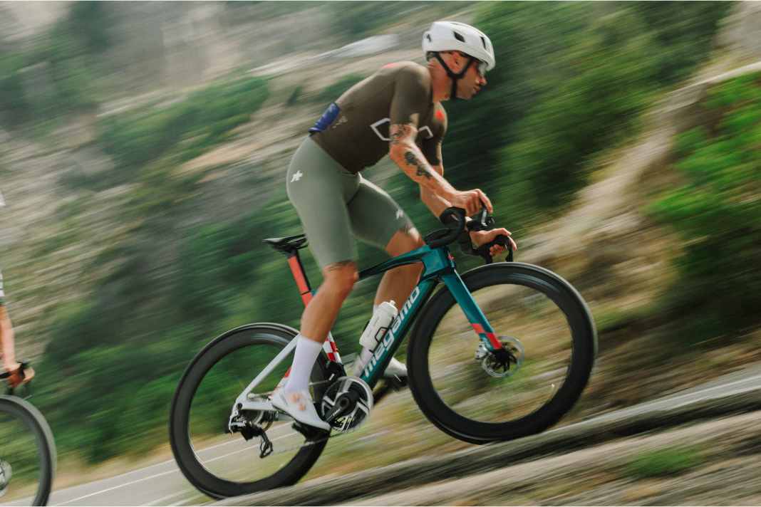 Un nouveau vélo de course aérodynamique venu d'Espagne