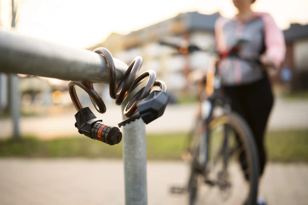 12 bike locks and GPS trackers