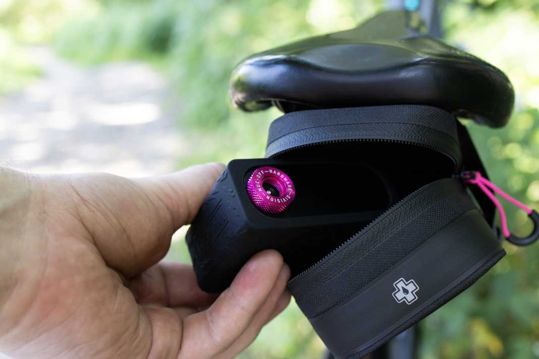 Der neue Muc-Off Minikompressor AirMach Electric Inflator Pro Max