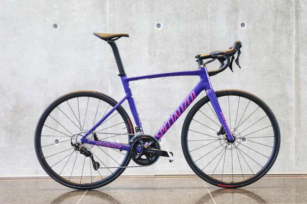 Le vélo de course en aluminium héritier de l'ADN du Tarmac