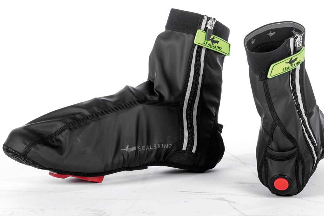 Sealskinz Überschuhe für Rennradfahrer - Leuchtende Überschuhe für Rennradler von Sealskinz im Test