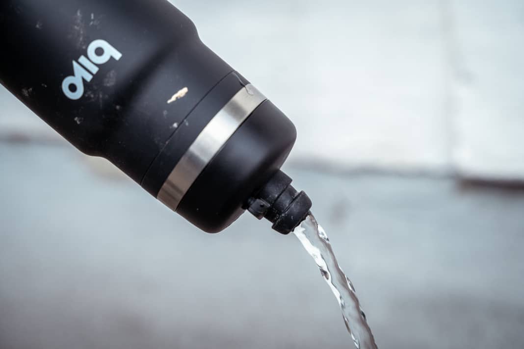 Bivo Edelstahl-Trinkflaschen mit maximalem Wasserfluss