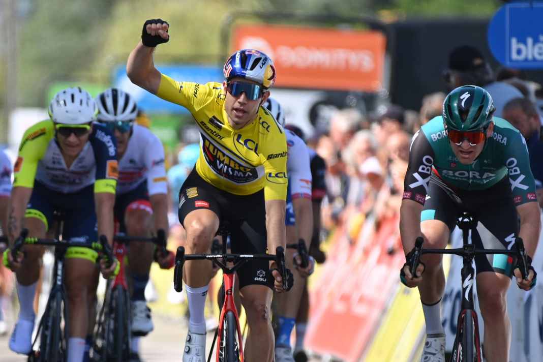 Wout Van Aert sprintet zum zweiten Etappensieg