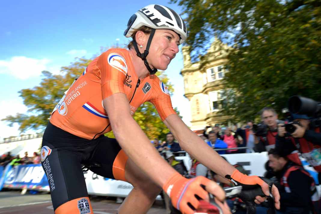 Van Vleuten startet mit gebrochenem Ellenbogen