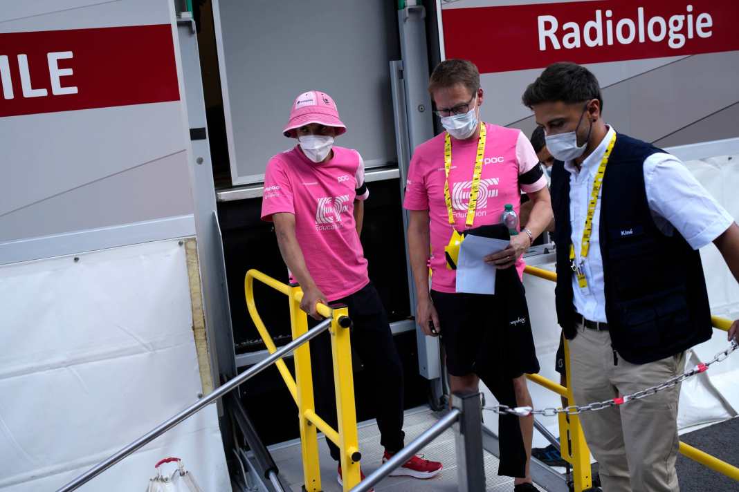 Nach Sturz - Olympiasieger Carapaz muss bei Tour de France aufgeben