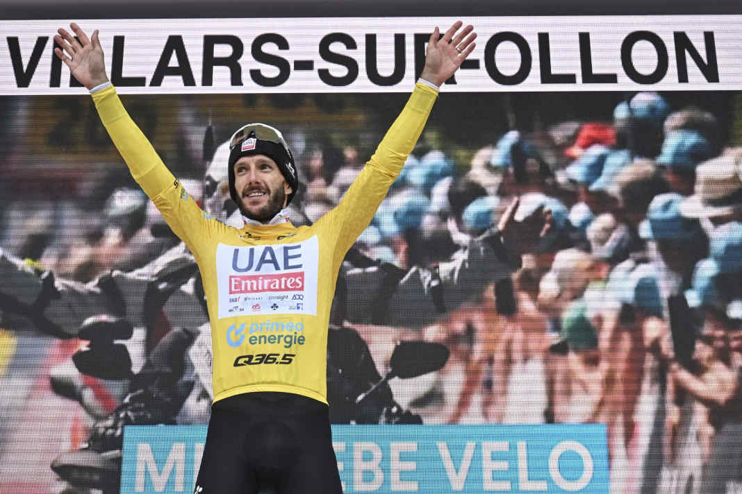 Gedenken an toten Mäder - Adam Yates gewinnt 87. Tour de Suisse