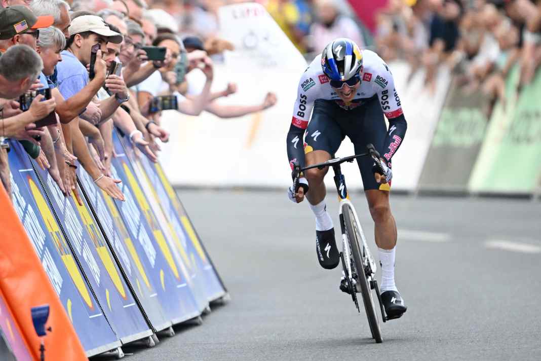 Radstar Lipowitz bei Deutschland Tour als Wasserträger