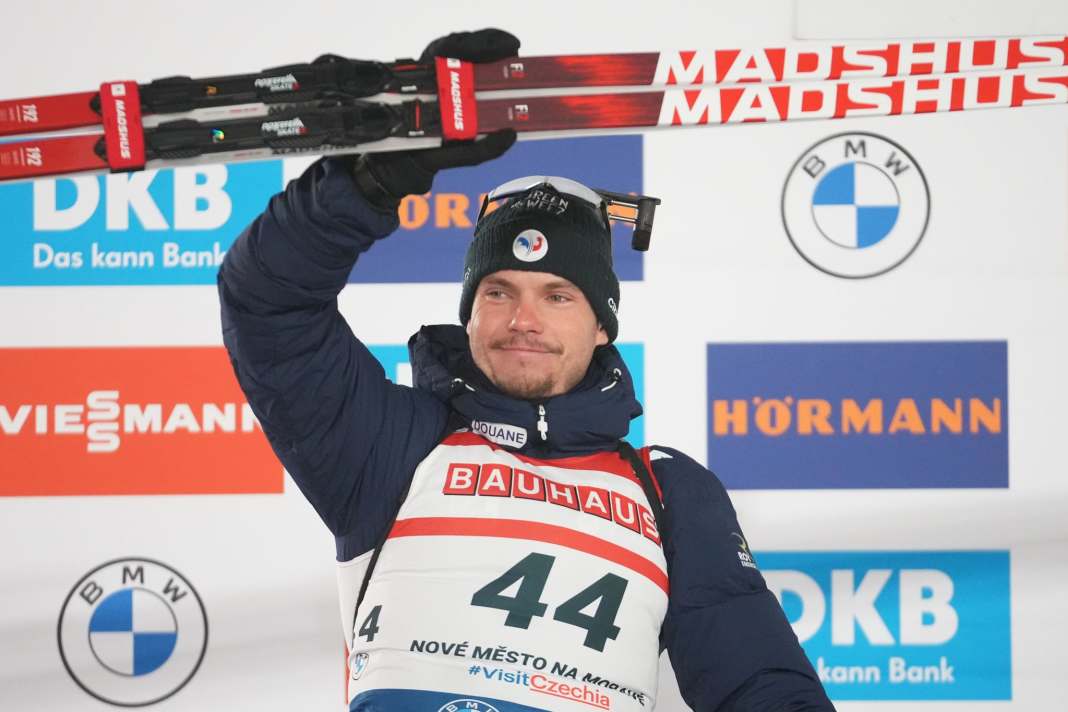 Olympische Spiele - Biathlon-Star trägt Ohrring von Rad-Idol Pantani bei Olympia